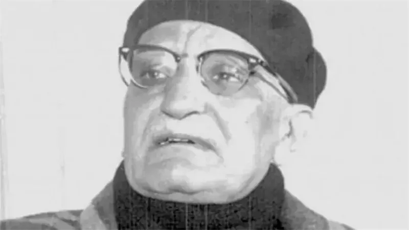 الأديب عباس محمود