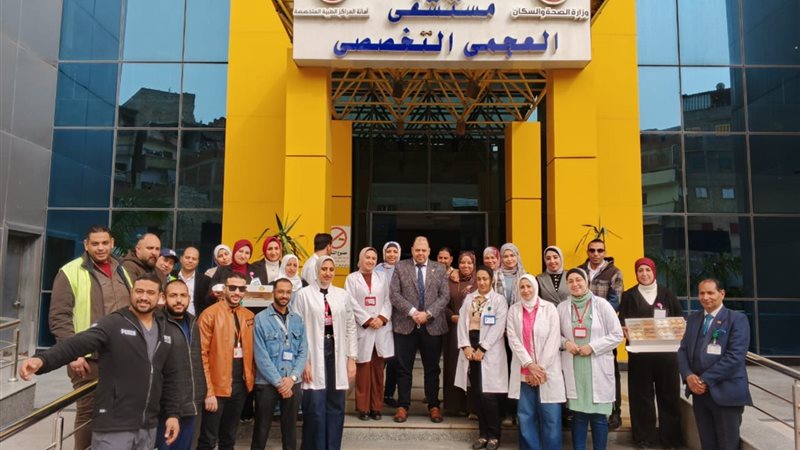 مدير المستشفى والأطباء،