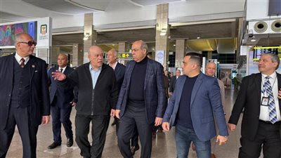 وزير الطيران يتفقد مطار القاهرة لمتابعة الأداء التشغيلي بأول أيام عيد الفطر 