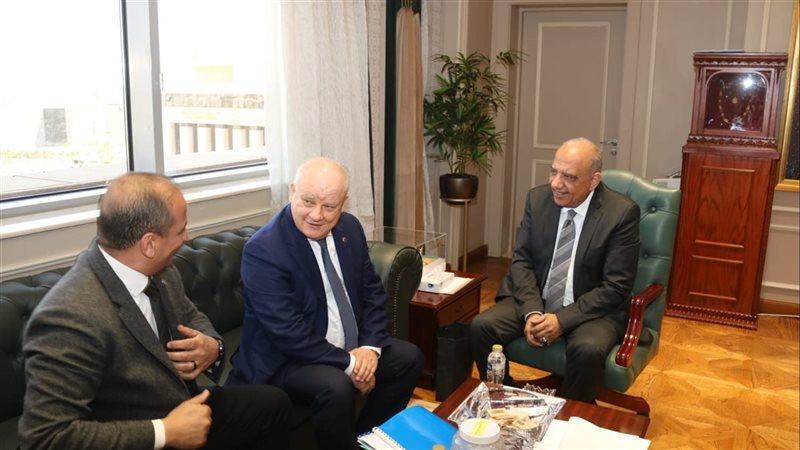 اجتماع وزير الكهرباء