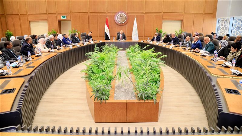 اجتماع محمد عبد اللطيف