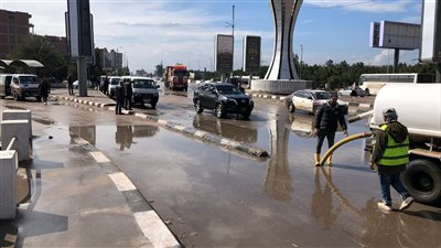 محافظ الدقهلية يتابع رفع تجمعات مياه الأمطار بشوارع المنصورة وطلخا (صور)