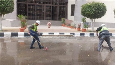 جامعة المنصورة: فرق الخدمات ترفع مياه الأمطار 