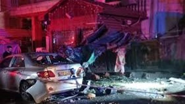 إعلام عبري: مصابان وأضرار بمنزل كامل بعد سقوط شظايا صاروخ في كفر قاسم