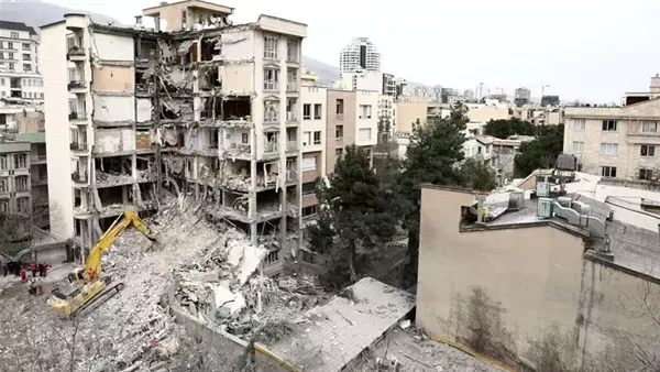 إعلام إيراني: قتلى وجرحى في قصف على مدينة قم وسط إيران