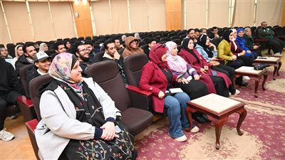 قرعة علنية بين الأعمال المشاركة بمهرجان المسرح السادس عشر للعروض القصيرة بجامعة الفيوم