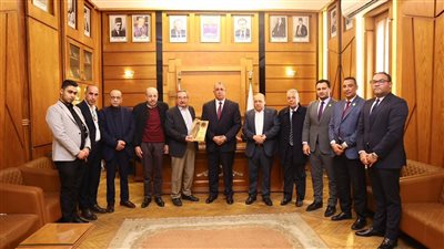 نقيب المحامين يلتقي وفدا من منظمة التحرير الفلسطينية لبحث دعم القضية