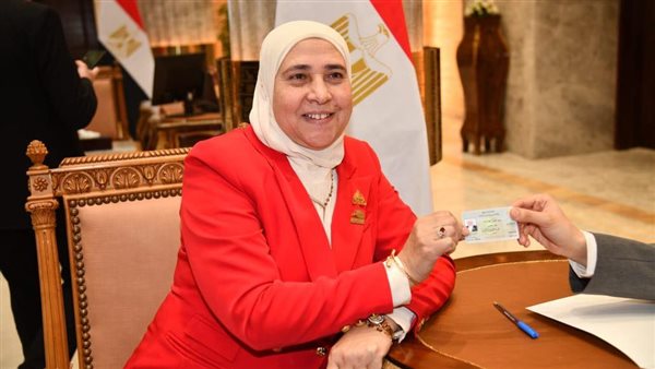 أزمة صحية مفاجئة للنائبة سهير القاضي خلال جلسة البرلمان ونقلها للمستشفى