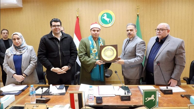 محافظ الشرقية يكرم