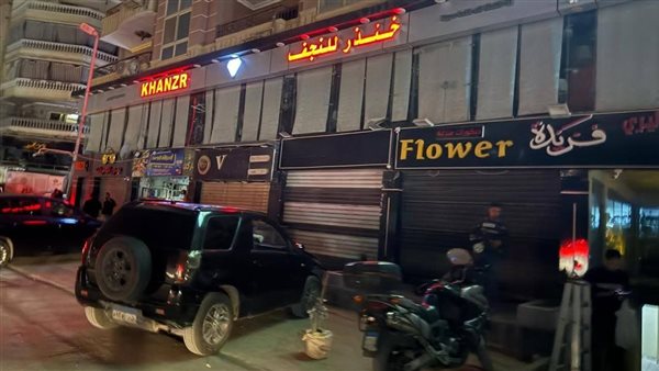 مدير أمن الجيزة يتفقد الشوارع سيراً للتأكد من غلق المحلات الساعة التاسعة مساءً