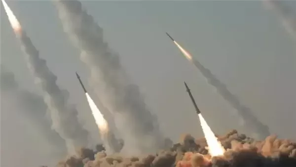 إيران تطلق دفعة صاروخية نحو إسرائيل والتلفزيون الإيراني يعلن عن الهجوم