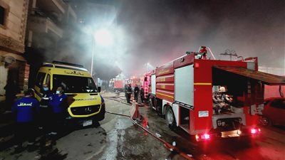 لجنة هندسية لمعاينة عقار سرايا القبة بعد اندلاع حريق داخله (صور)