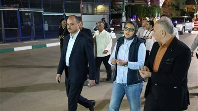 محافظ الوادي الجديد تتابع إجراءات رفع الإشغالات وترشيد الإنارة العامة بالميادين