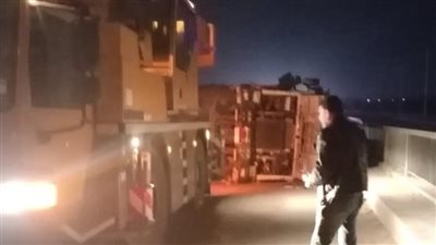 محافظ الدقهلية: إعادة الحركة المرورية إلى طبيعتها بعد انقلاب سيارة نقل بالطريق الدولي الساحلي 