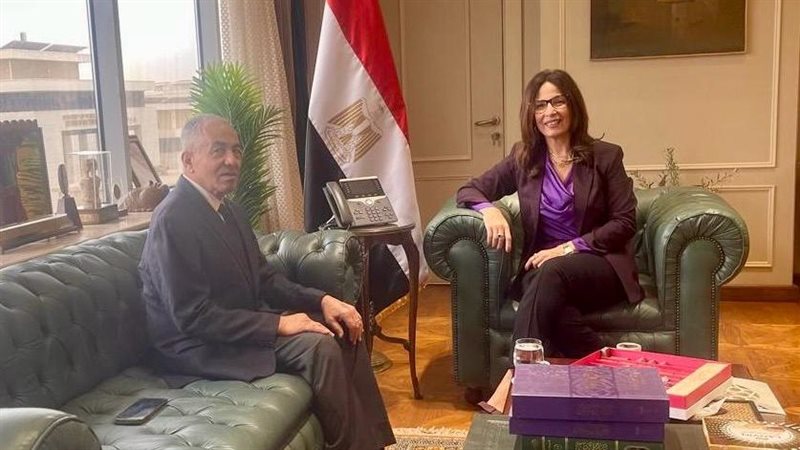 جيهان زكى وزيرة الثقافة