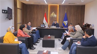 محافظ دمياط يبحث ملفات حماية نهر النيل وتعزيز الاستثمارات 