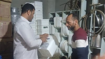 ضبط معمل ألبان غير مرخص وتحرير 6 مخالفات بالداخلة في الوادي الجديد