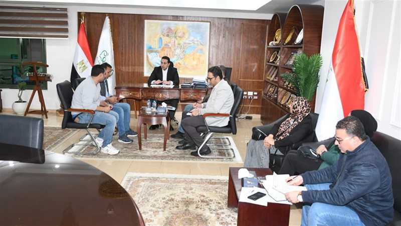 اجتماع نائب محافظ