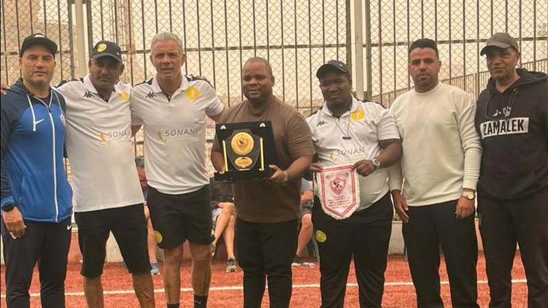 مارك فيش يشيد بمواهب