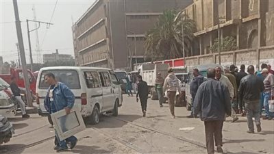 حملة لإزالة الإشغالات والفروشات بسوق الجمعة بحي غرب الإسكندرية