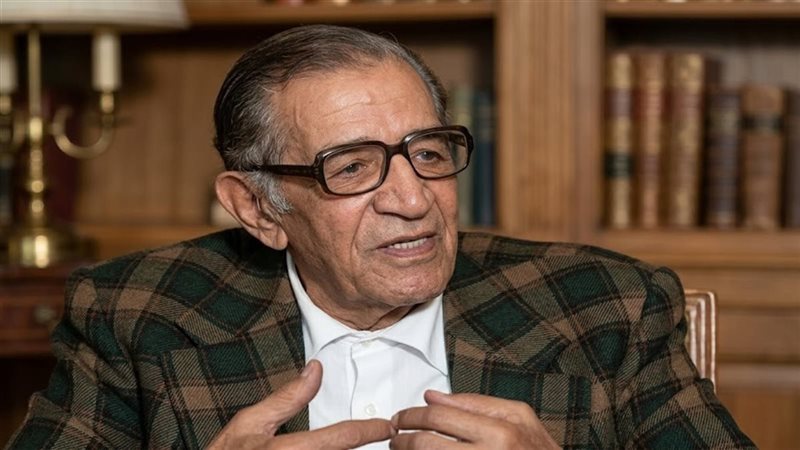 الكاتب نعمان عاشور