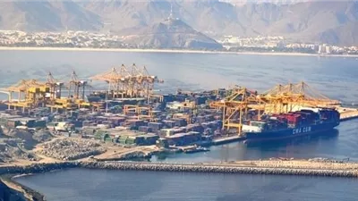  إمارة الشارقة تعلن عن استهداف ميناء خورفكان بالإمارات