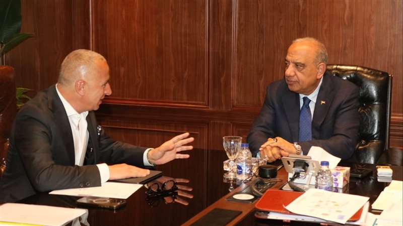 اجتماع وزير الكهرباء