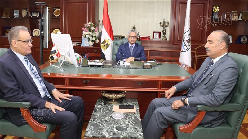 محافظ بني سويف يستقبل
