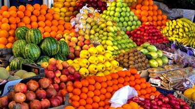  سعر الفاكهة اليوم، ارتفاع الفراولة والكانتالوب وانخفاض البرتقال والجوافة