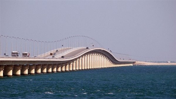 السعودية تُغلق جسر الملك فهد مع البحرين احترازياً قبل مهلة ترامب لإيران