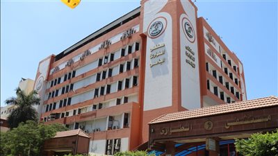 إصابة عامل سقط من الطابق الأول بمصنع بلاستيك بالمنصورة