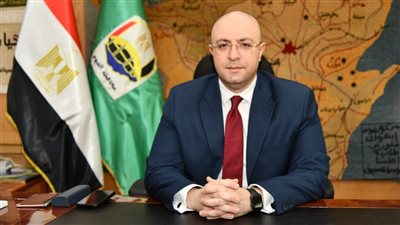 محافظ الفيوم يوجه بتوفير مساعدات للمتضررين من انهيار عقار بحي الحواتم