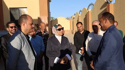 محافظ الوادي الجديد تتابع استعدادات تشغيل المجزر نصف الآلي بالخارجة