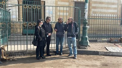 منير مكرم وجمال عبد الناصر أول الحضور في جنازة أحمد الحجار | صور