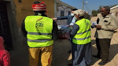 صندوق تحيا مصر: قوافل لتوفير 12 طن مواد غذائية جافة و2000 بطانية لـ 1000 أسرة بقنا 