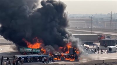 حادث مأساوي.. القصة الكاملة لتصادم 10 سيارات على الدائري الأوسطي | فيديو