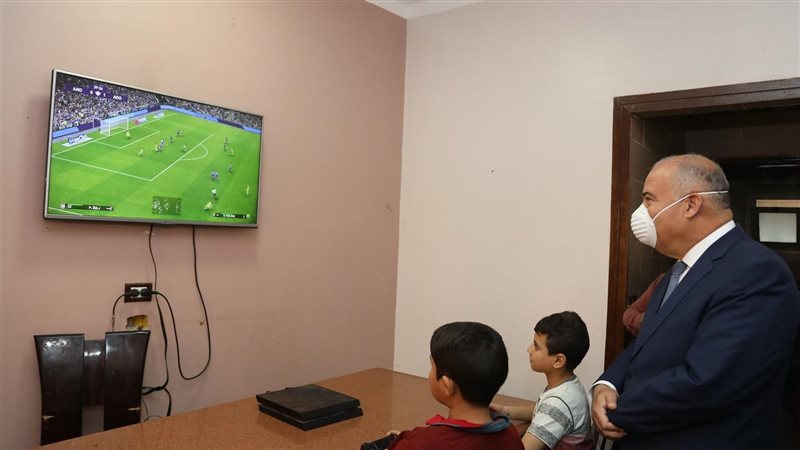 محافظ قنا