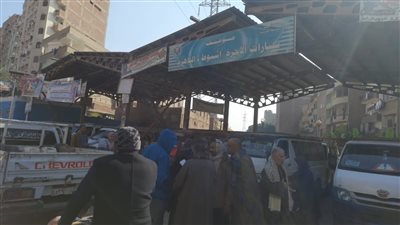 نائب محافظ أسيوط يتفقد موقف سيارات الأجرة بالقوصية لمتابعة خطة التطهير 