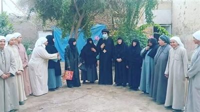 الأنبا يواقيم يزور راهبات دير الشهداء بجبل اغاثون بإسنا |صور