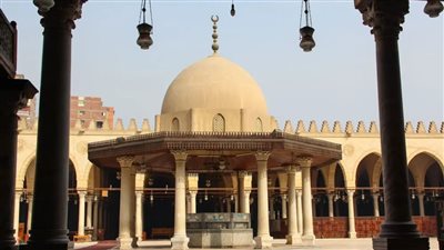 قصة إنشاء جامع عمرو بن العاص.. عمر بن الخطاب أمر بإزالة منبره.. و80 صحابيا أشرفوا على بناء القبلة