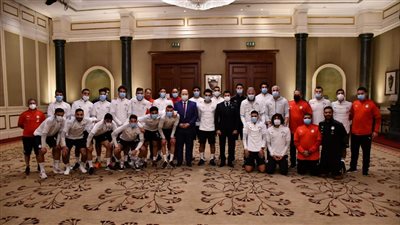 طائرة خاصة تنقل المنتخب الوطني إلى الكاميرون اليوم