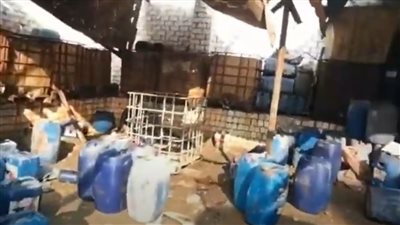 غلق وتشميع مصنع كلور يستخدم مواد تمثل خطورة على المواطنين بالجيزة|فيديو