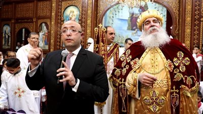 محافظ بني سويف ينقل تهنئة الرئيس السيسي للأقباط بعيد الميلاد | صور