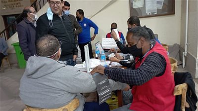 بالتزامن مع احتفالات أعياد الميلاد.. نشر فرق تطعيم كورونا بالكنائس والميادين بأسوان 