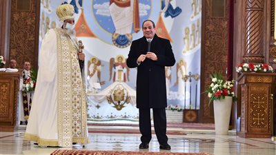 أخبار مصر.. السيسي من كاتدرائية ميلاد المسيح: أي تحدي يهون طالما المصريين على قلب رجل واحد.. والسكك الحديدية تعلن تطبيقا إلكترونيا للحجز والاستعلام عن الرحلات