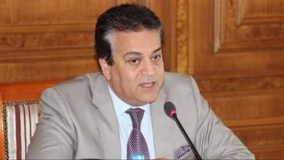 الحكومة تحسم الجدل بشأن وقف إرسال الرسائل لمتلقي الجرعة التنشيطية من لقاح كورونا