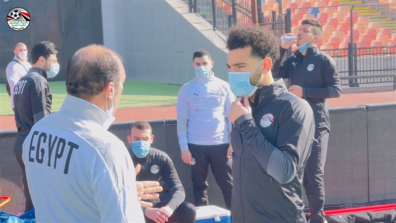 لاعبو منتخب مصر داخل