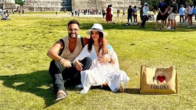 كريم فهمي ينشر صورا رومانسية برفقة زوجته في المكسيك