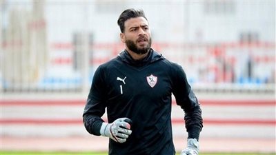 جماهير الزمالك تحيي محمد أبو جبل قبل لقاء بترو أتلتيكو| فيديو