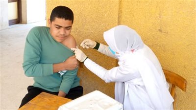 تطعيم 7500 طالب بالمرحلة الثانوية بلقاح كورونا بمحافظة الفيوم